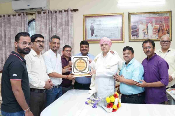 उत्तरांचल प्रेस क्लब प्रतिनिधिमण्डल ने श्री दरबार साहिब में टेका मत्था उत्तरांचल प्रेस क्लब प्रतिनिधिमण्डल ने श्री दरबार साहिब में टेका मत्था