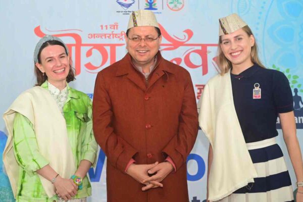 मुख्यमंत्री धामी ने विदेशी मेहमानों का भराड़ीसैंण में किया स्वागत