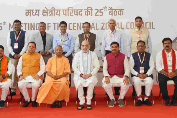 सीमावर्ती क्षेत्रों में सड़क और संचार सुविधाओं का विस्तार किया जाना जरूरी : धामी