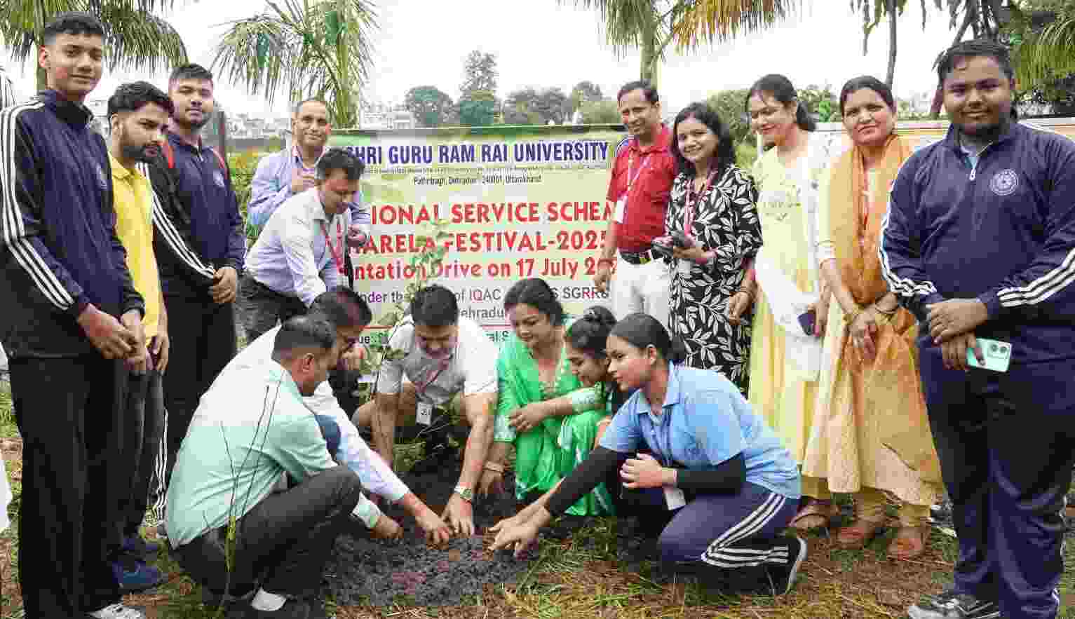 हरेला पर्व पर एसजीआरआर विश्वविद्यालय में चला विशेष पौधारोपण अभियान