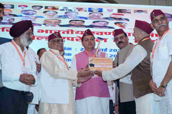 उत्तराखंड की पारंपरिक आभूषणों को वैश्विक मंच पर लाने का प्रयास करें स्वर्णकार : धामी