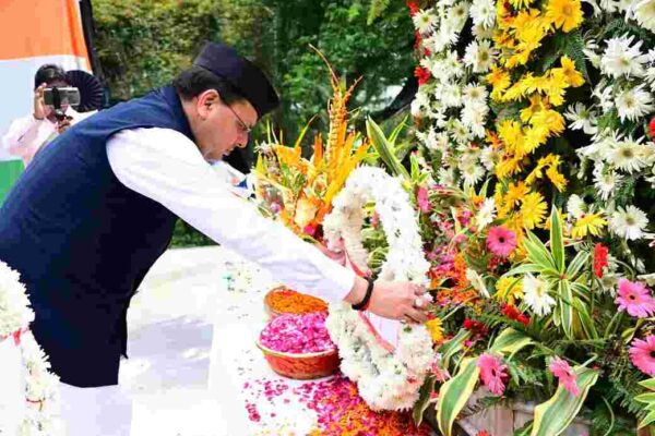 मुख्यमंत्री ने विजय दिवस पर शहीद स्मारक पर पुष्प चक्र अर्पित कर कारगिल शहीद को दी श्रद्धांजलि