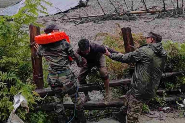 धराली आपदाः मुख्यमंत्री धामी अपना दौरा स्थगित कर देहरादून के लिए रवाना
