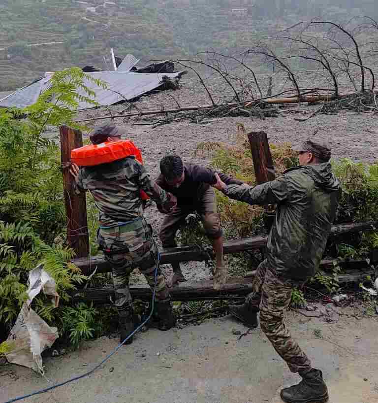 धराली आपदाः मुख्यमंत्री धामी अपना दौरा स्थगित कर देहरादून के लिए रवाना