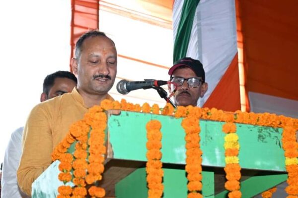 उत्तरकाशी के नवनिर्वाचित जिला पंचायत अध्यक्ष रमेश चौहान ने ली शपथ