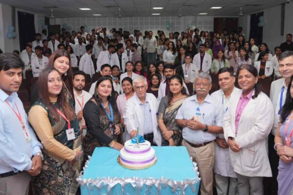 श्री महंत इन्दिरेश अस्पताल के फिजियोथेरेपी विभाग में धूमधाम से मनाया वर्ल्ड फिजियोथेरेपी डे