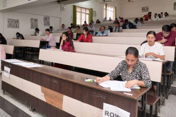 SGRRU में 34 विषयों के लिए हुई पीएचडी प्रवेश परीक्षा