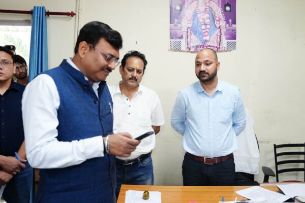 मुख्य सचिव ने सचिवालय परिसर की व्यवस्थाओं का किया निरीक्षण