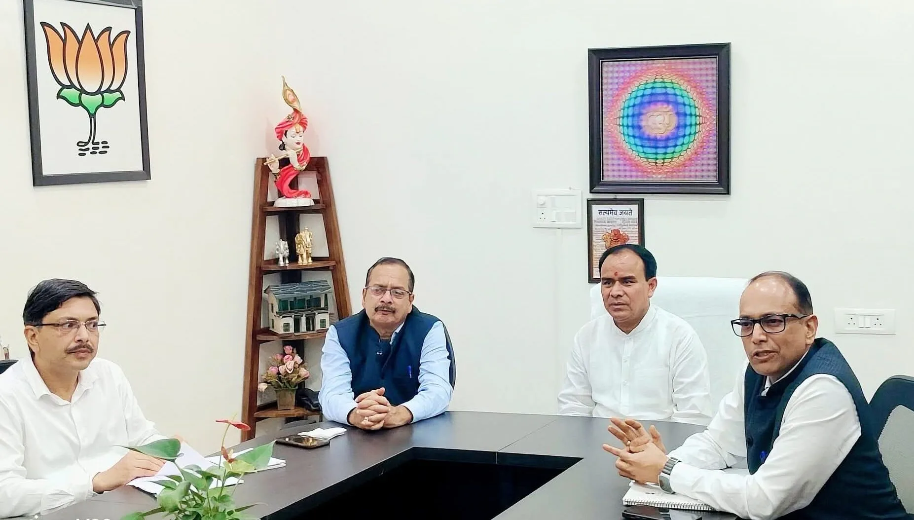 शिक्षकों के स्थानांतरण और वरिष्ठता को लेकर करेंगे स्पेशल अपीलः डाॅ. धन सिंह रावत