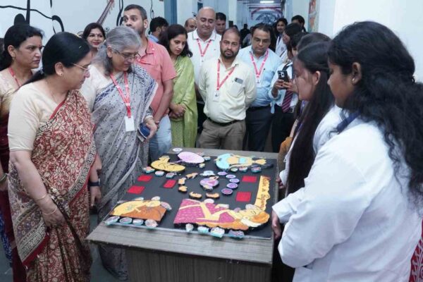 SGRRU में रिसर्च कॉन्क्लेव में छात्रों ने प्रस्तुत किए विज्ञान और सामाजिक विमर्श पर शोध पत्र