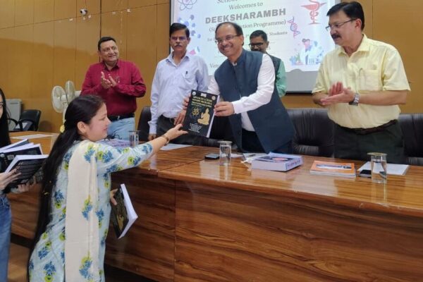 अवसरों का लाभ उठाकर शैक्षणिक और शोध कार्यों में उत्कृष्टता प्राप्त करें विद्यार्थी: प्रो. श्री प्रकाश सिंह