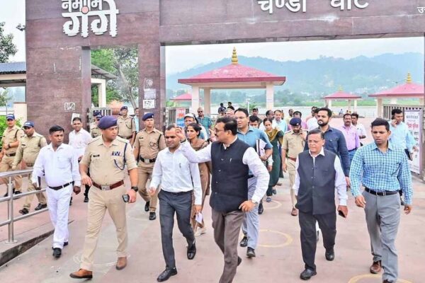मुख्य सचिव आनंद बर्द्धन ने कुंभ मेले के लिए प्रस्तावित निर्माण कार्यों का स्थलीय किया निरीक्षण