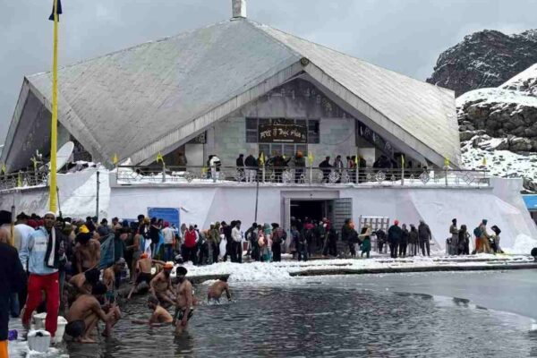 श्री हेमकुंट साहिब और श्री लोकपाल लक्ष्मण मंदिर के कपाट शीतकाल के लिए बंद
