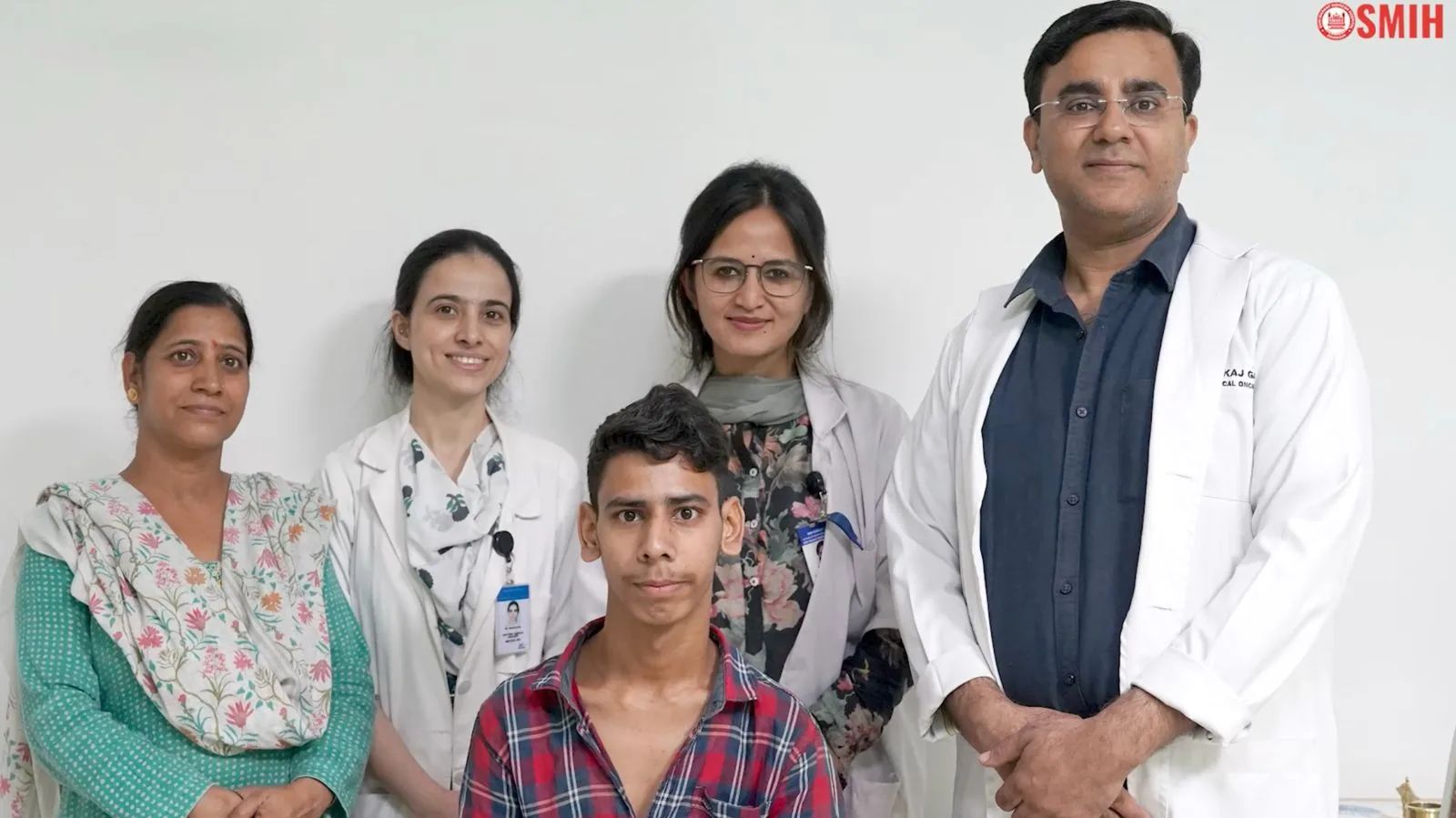 श्री महंत इंदिरेश अस्पताल में बिना बड़ा चीरा लगाए फुटबॉल के आकार का सीने का ट्यूमर हटाया