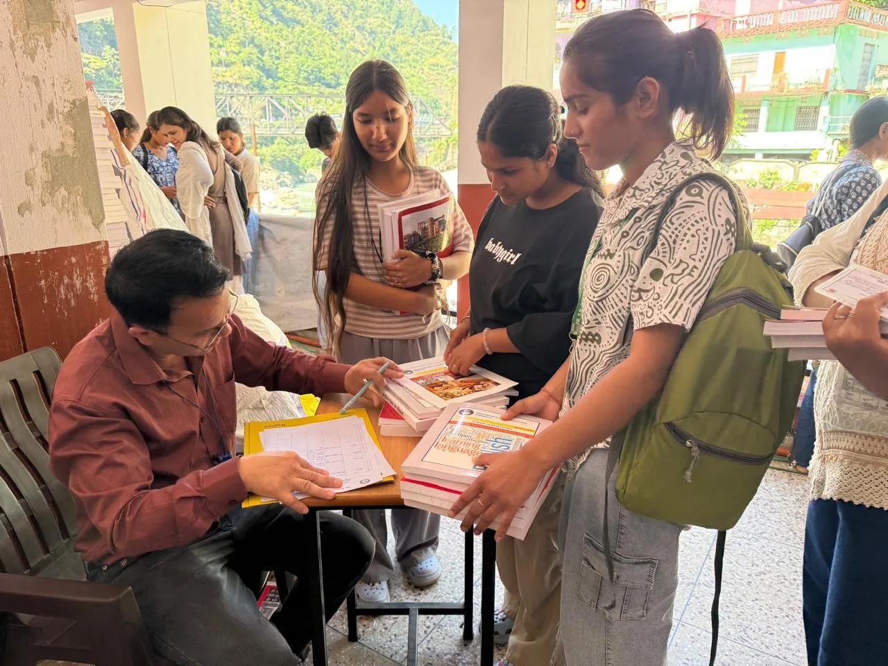 कर्णप्रयाग पीजी कालेज में उत्तराखंड मुक्त विश्वविद्यालय का पुस्तक मेला शुरू