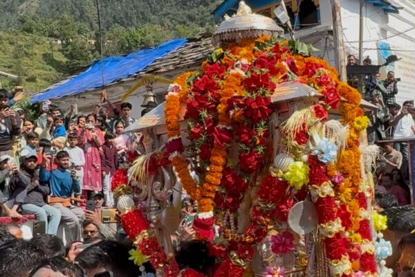ओंकारेश्वर मंदिर पहुँची बाबा केदार की पंचमुखी चल विग्रह डोली