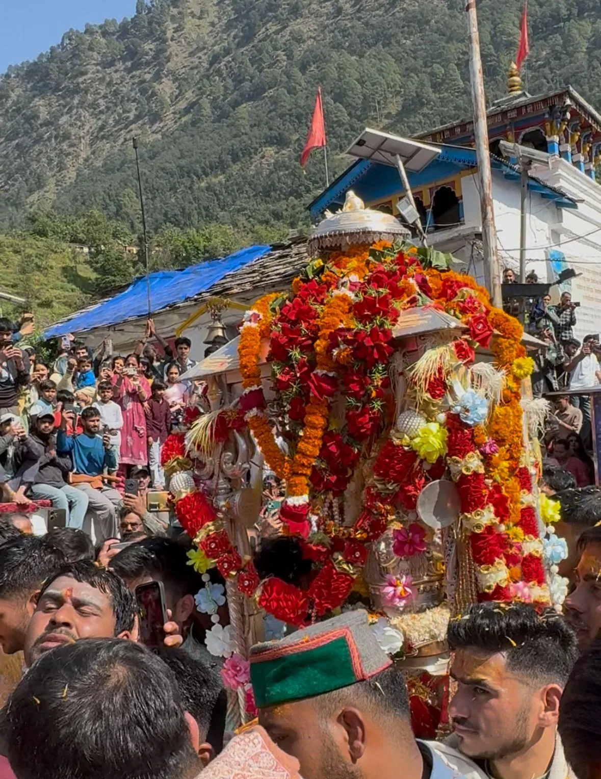 ओंकारेश्वर मंदिर पहुँची बाबा केदार की पंचमुखी चल विग्रह डोली