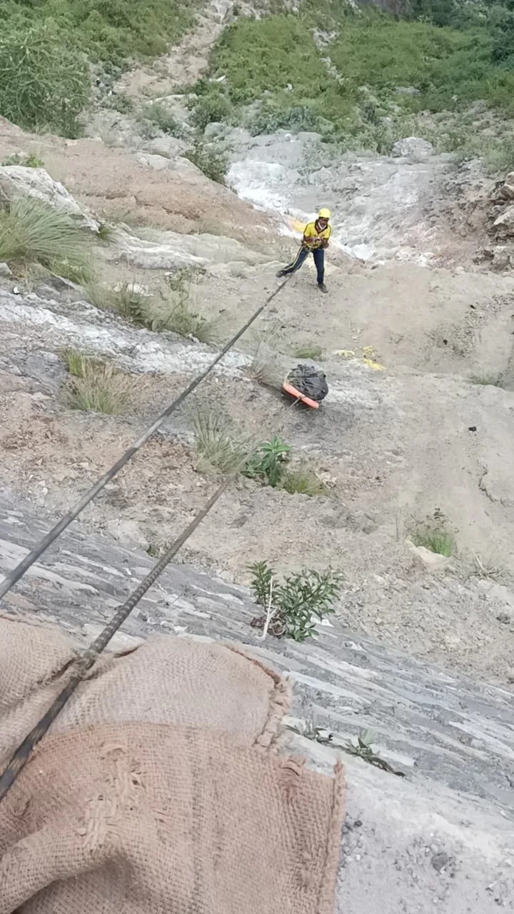 तोता घाटी के पास पिकअप खाई में गिरा, तीन लोगों की मौत