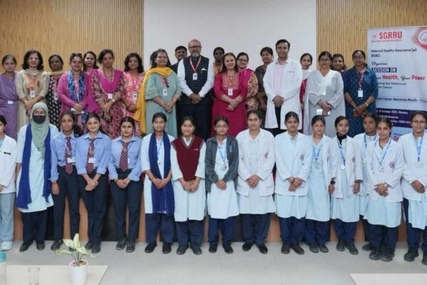 SGRRU में स्तन कैंसर जागरूकता पर पोस्टर प्रतियोगिता और अतिथि व्याख्यान