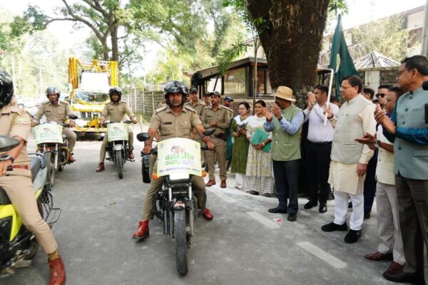 वन्यजीव सप्ताह के शुभारंभ पर मुख्यमंत्री धामी ने बाइक रैली को हरी झंडी दिखाकर किया रवाना