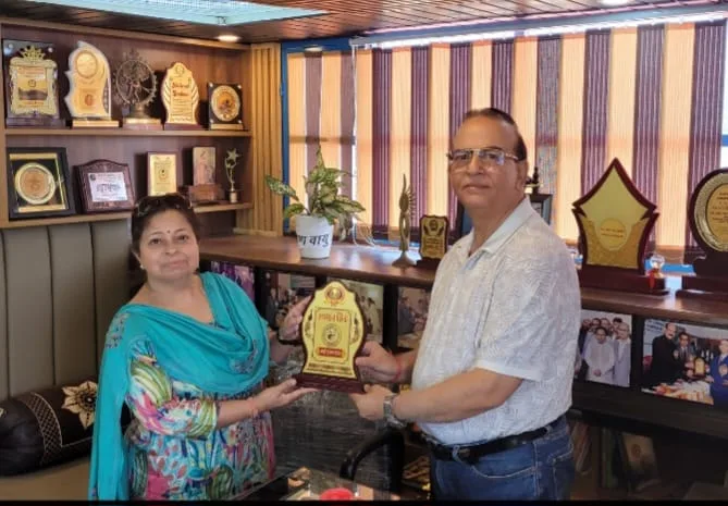 साईं सृजन पटल ने प्राचार्य प्रो.राजवंशी को किया सम्मानित