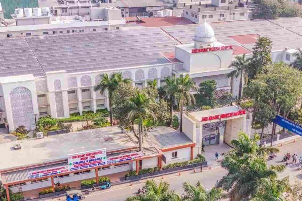 श्री महंत इन्दिरेश अस्पताल एवम् दि हंस फाउंडेशन आई केयर के बीच MoU