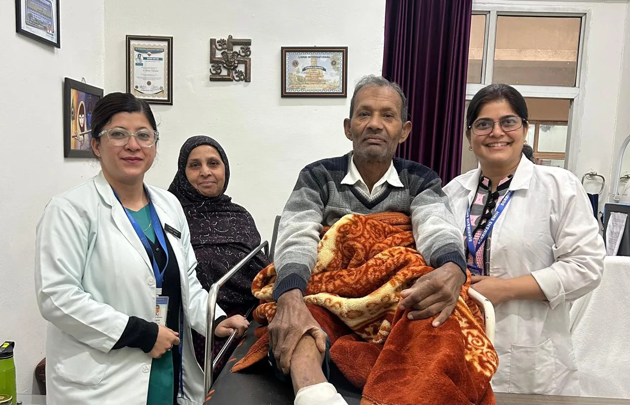 श्री महंत इन्दिरेश अस्पताल में माइक्रोसर्जरी से सफल इलाज