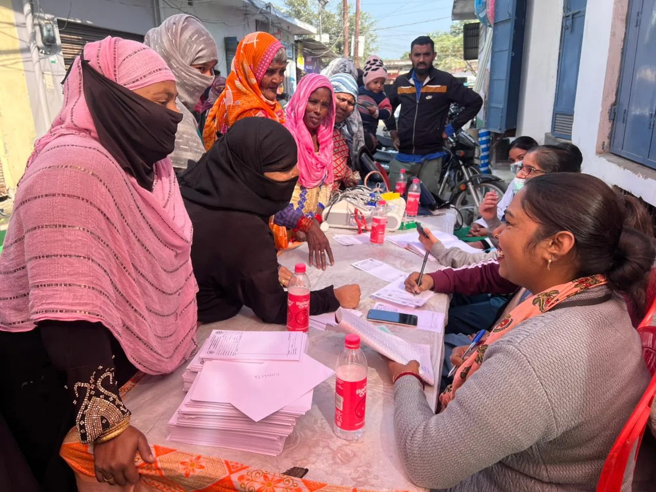 श्री महंत इन्दिरेश अस्पताल ने नजीबाबाद में लगाया निःशुल्क स्वास्थ्य शिविर