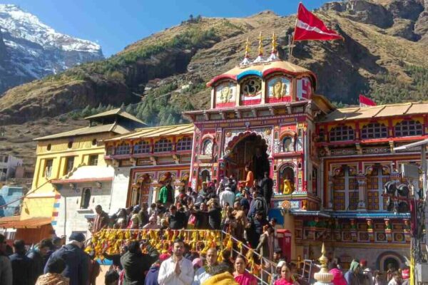 श्री बदरीनाथ धाम में कपाट बंद होने की प्रक्रिया शुरु