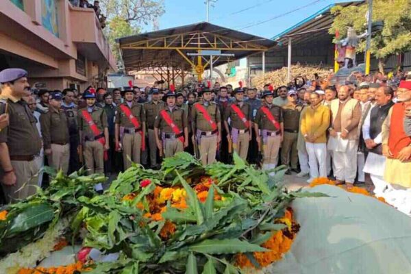 राज्य आंदोलन के अग्रणी सेनानी दिवाकर भट्ट को हजारों नम आंखों ने दी अंतिम विदाई