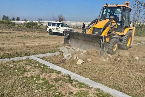 एमडीडीए की बड़ी कार्रवाई – मसूरी, विकासनगर, देहरादून में अवैध प्लाटिंग-निर्माण पर चला बुलडोज़र, कई साइटें सील और ध्वस्त