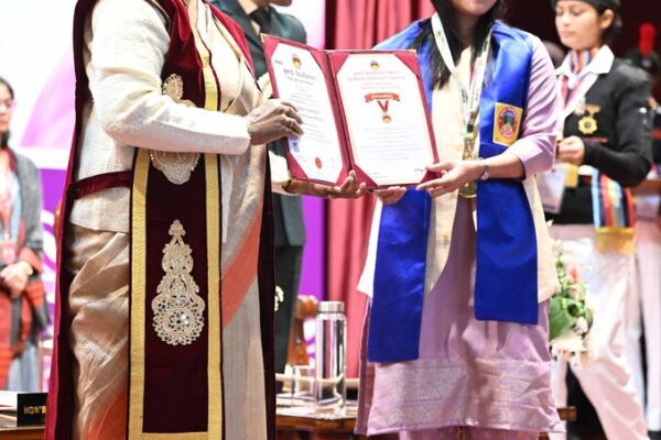 राष्ट्रपति ने कुमाऊं विश्वविद्यालय के दीक्षांत समारोह में शिरकत की