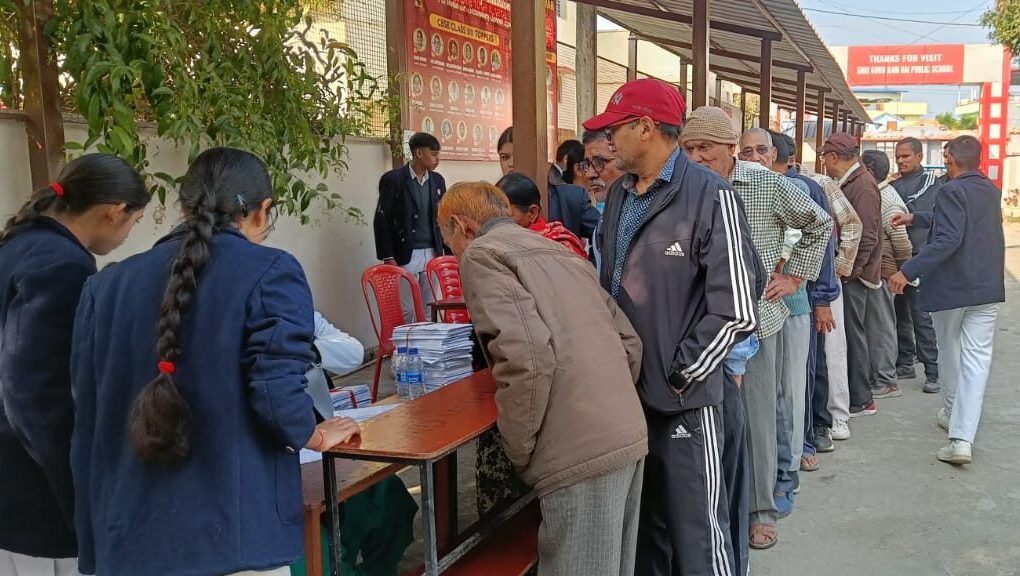 श्री महंत इन्दिरेश अस्पताल के निःशुल्क स्वास्थ्य शिविर का 1226 मरीजों ने उठाया लाभ