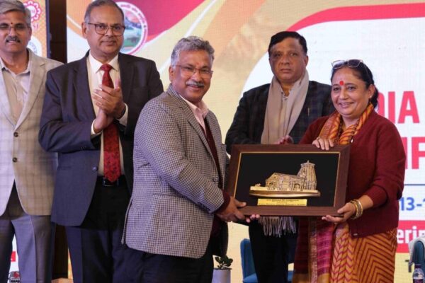 प्रो. दुर्गेश पंत को मिला उत्तराखण्ड गौरव सम्मान-2025