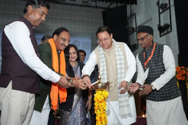 अंतरराष्ट्रीय संस्कृत सम्मेलन में मुख्यमंत्री धामी ने की संस्कृत उत्थान के लिए आयोग के गठन की घोषणा
