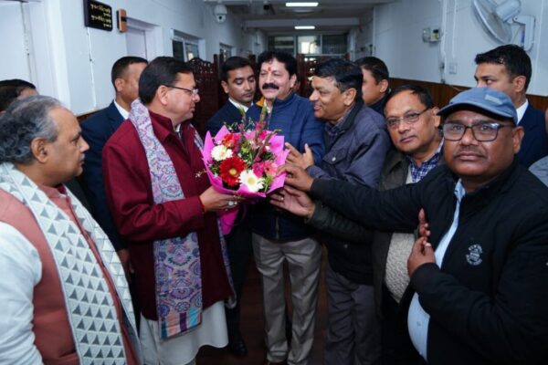 राज्य निगम कर्मचारी महासंघ ने की मुख्यमंत्री धामी सहित वरिष्ठ नौकरशाहों से मुलाकात, नववर्ष की शुभकामनाएं दी