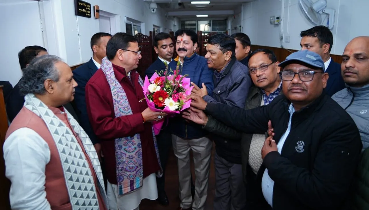 राज्य निगम कर्मचारी महासंघ ने की मुख्यमंत्री धामी सहित वरिष्ठ नौकरशाहों से मुलाकात, नववर्ष की शुभकामनाएं दी