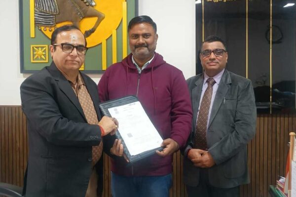 शिक्षा की गुणवत्ता सुदृढ़ करने के लिए समग्र शिक्षा और देवी संस्थान के मध्य MoU