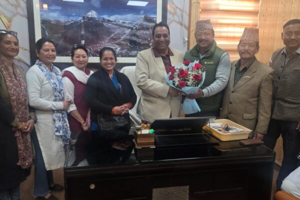 विधायक चमोली से मिले गोर्खा संघ चन्द्रबनी के पदाधिकारी