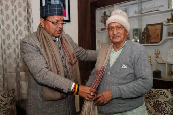 मुख्यमंत्री धामी ने पद्म भूषण सम्मान के लिए चयनित होने पर कोश्यारी को दी बधाई