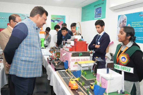 हर बच्चा खास, अपने बच्चों की प्रतिभा को पहचानते हुए आगे बढ़ाने का प्रयास करें: मुख्य सचिव