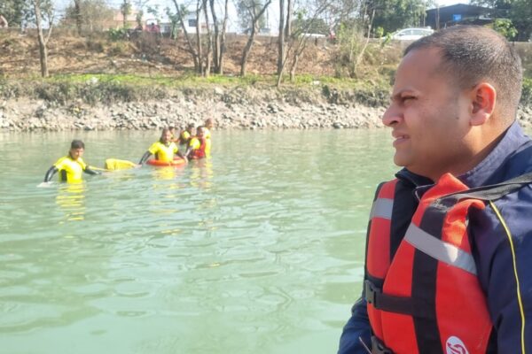 SDRF के सेनानायक अर्पण यदुवंशी ने रुड़की में डूबे IIT के छात्र की सर्चिंग में तेजी लाने के दिए निर्देश