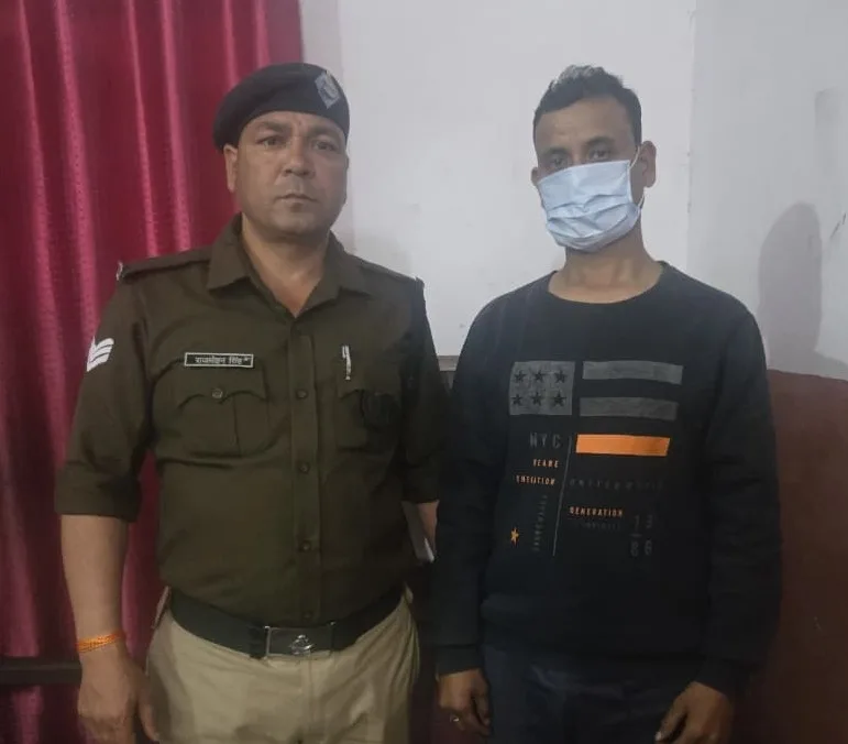 राजीव नगर के महिला को चापड़ दिखाने वाला युवक गिरफ्तार