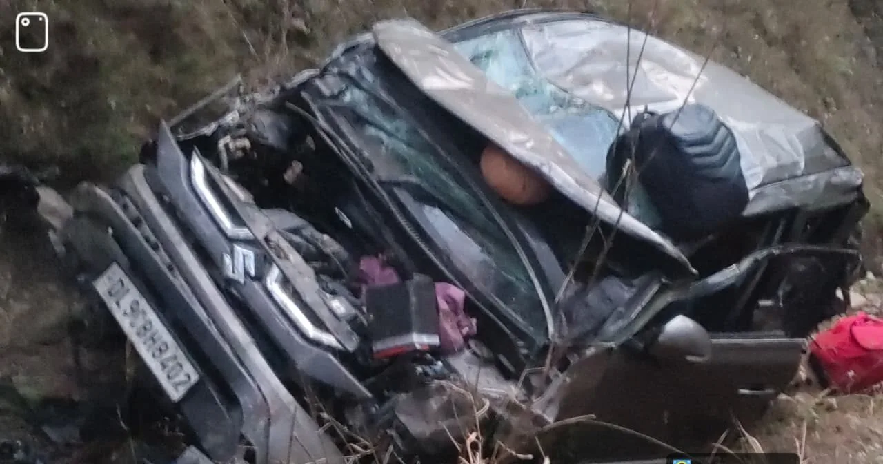 अल्मोड़ा में कार खाई में गिरी, 11 माह के मासूम सहित तीन लोगों की मौत