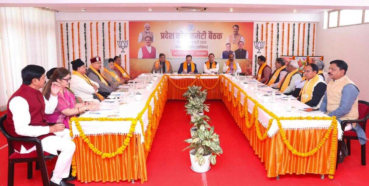 भाजपा कोर ग्रुप की बैठक में नड्डा ने धामी सरकार की थपथपाई पीठ