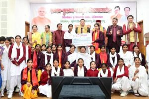 मुख्ममंत्री धामी ने संस्कृत के छात्रों को प्रदान की छात्रवृत्ति