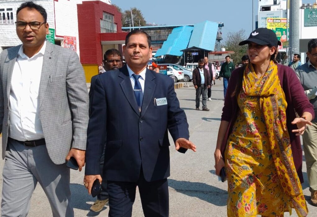 मेलाधिकारी ने कुंभ मेला को लेकर हरिद्वार रेलवे स्टेशन का किया निरीक्षण