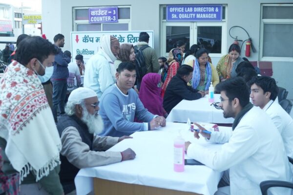 श्री महंत इन्दिरेश अस्पताल के निःशुल्क स्वास्थ्य शिविर में 5304 मरीजों ने उठाया लाभ