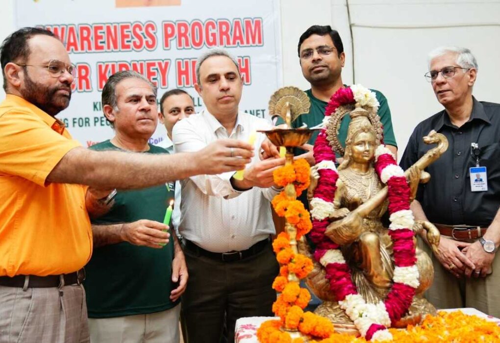 श्री महंत इन्दिरेश अस्पताल में विश्व किडनी दिवस पर किडनी बचाने का लिया संकल्प