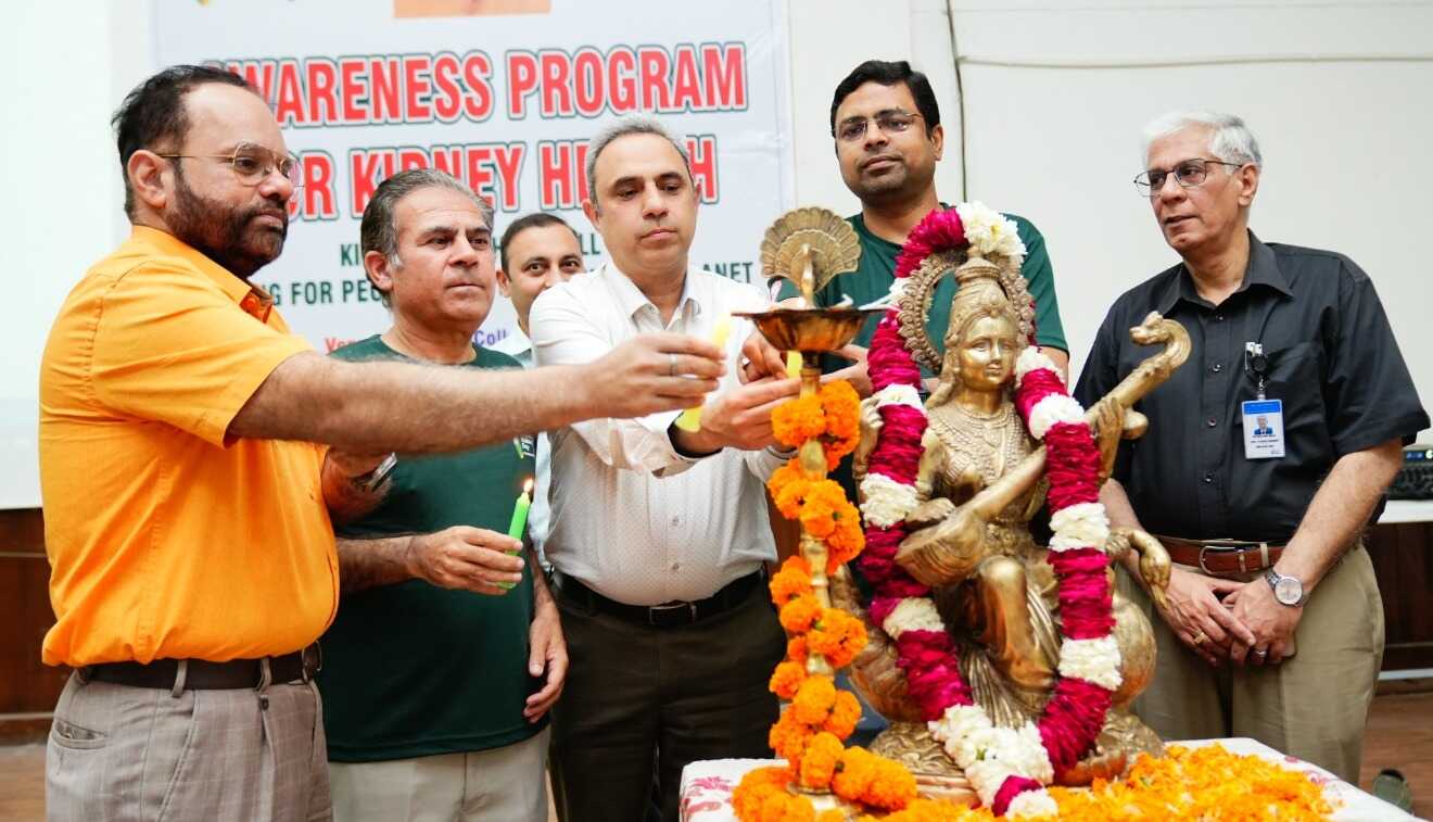 श्री महंत इन्दिरेश अस्पताल में विश्व किडनी दिवस पर किडनी बचाने का लिया संकल्प